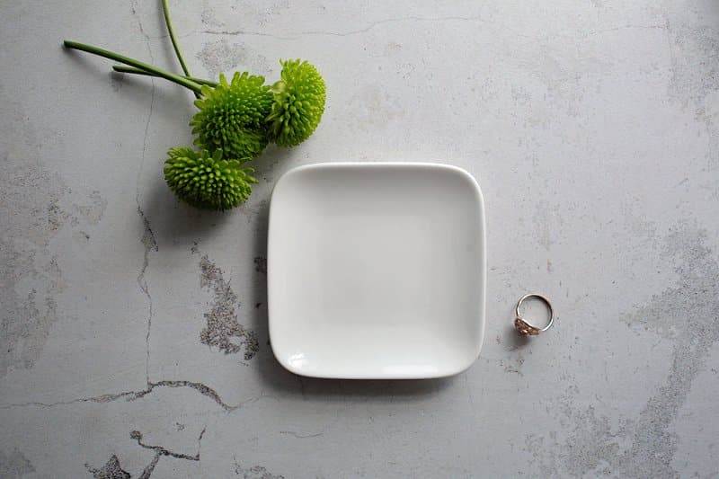 White Square Styling Plate